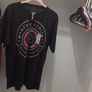 NWT! Twenty One Pilots Blurryface Band Tee